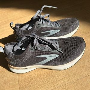 Womens brooks levitate
